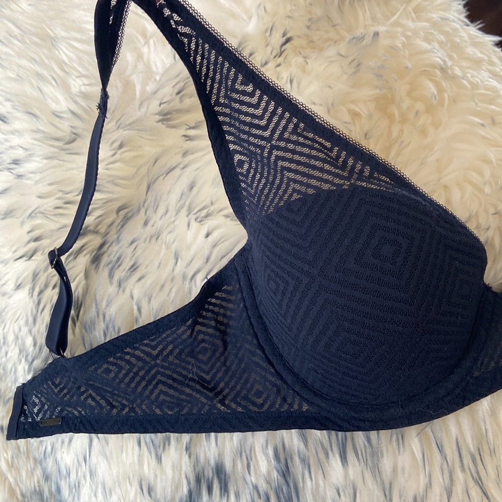 French Connection - Picture 9 of 11